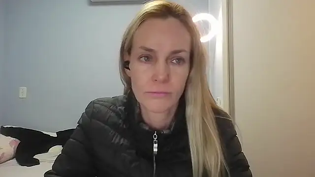 Annylove1 online show from May 11, 12:11 pm