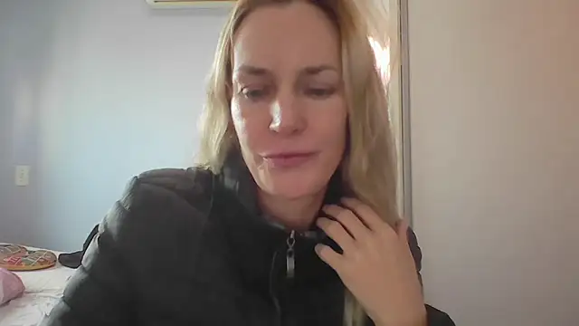 Annylove1 online show from May 14, 12:23 pm