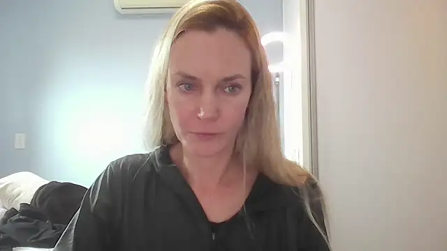 Annylove1 online show from May 15, 4:47 pm