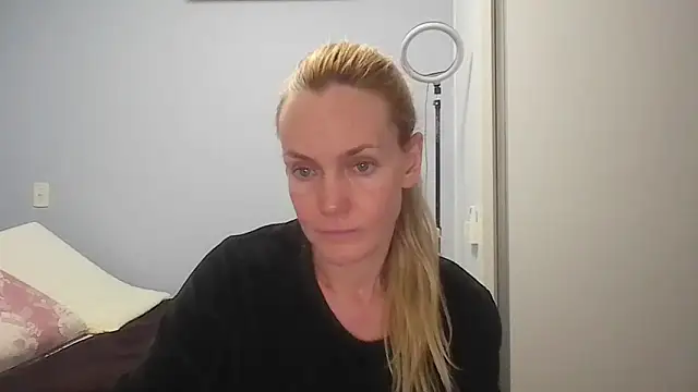 Annylove1 online show from May 17, 12:30 am