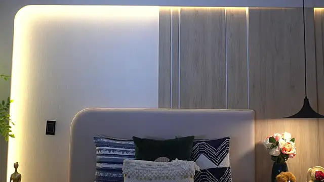 KalaBeckett  online show from March 26, 11:05 am