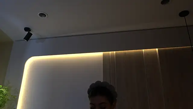 KalaBeckett  online show from March 30, 11:55 am