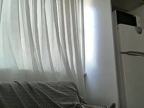 Snapshot of ALPHANDRE chatting on February 22, 7:23 am ALPHANDRE online show from February 22, 7:23 am