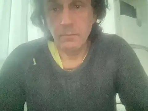 Snapshot of ALPHANDRE chatting on March 8, 3:45 pm ALPHANDRE online show from March 8, 3:45 pm