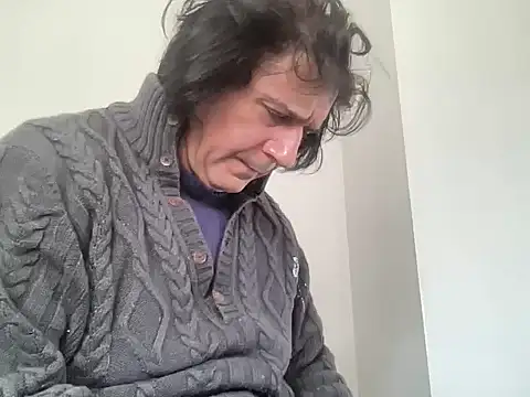 Snapshot of ALPHANDRE chatting on March 22, 7:04 am ALPHANDRE online show from March 22, 7:04 am