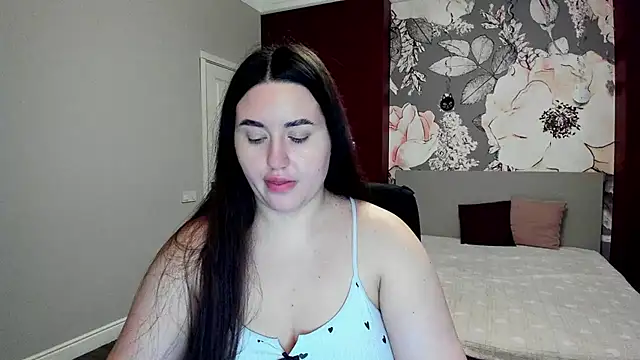 Snapshot of Roxie_Bradley chatting on February 13, 6:31 am Roxie Bradley online show from February 13, 6:31 am