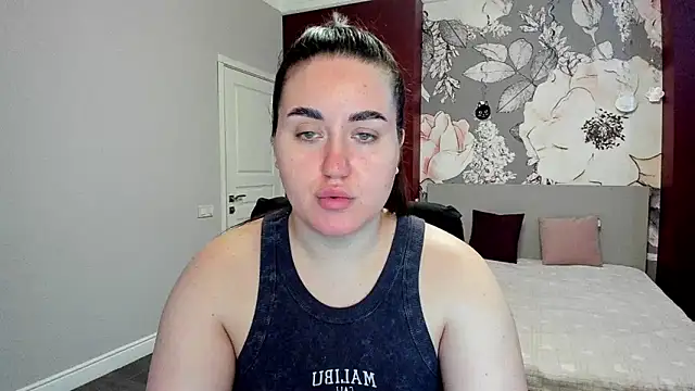 Snapshot of Roxie_Bradley chatting on March 4, 6:41 am Roxie Bradley online show from March 4, 6:41 am