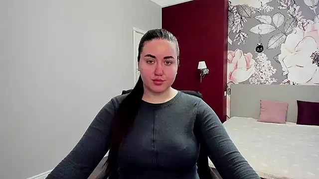 Snapshot of Roxie_Bradley chatting on March 12, 6:41 am Roxie Bradley online show from March 12, 6:41 am