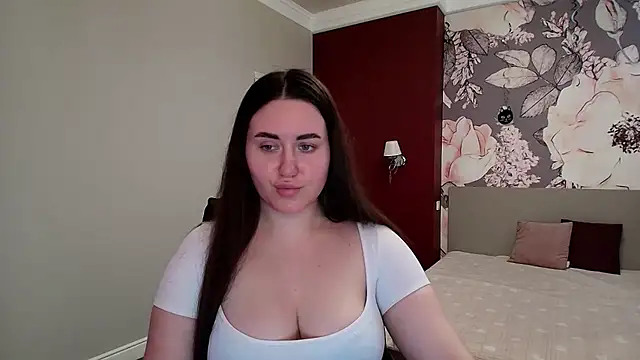 Snapshot of Roxie_Bradley chatting on March 14, 7:25 am Roxie Bradley online show from March 14, 7:25 am