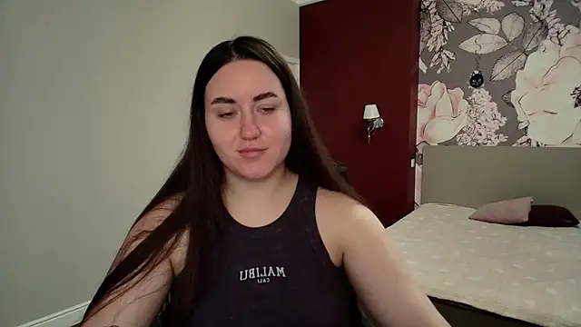 Snapshot of Roxie_Bradley chatting on March 20, 6:40 am Roxie Bradley online show from March 20, 6:40 am