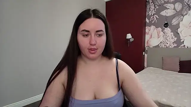 Snapshot of Roxie_Bradley chatting on March 23, 6:39 am Roxie Bradley online show from March 23, 6:39 am