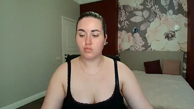 Snapshot of Roxie_Bradley chatting on May 20, 5:46 am Roxie Bradley online show from May 20, 5:46 am