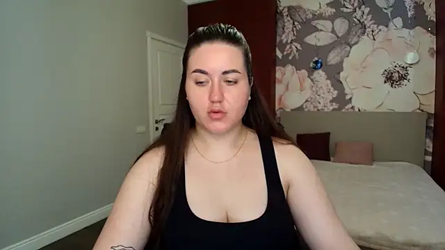 Snapshot of Roxie_Bradley chatting on May 22, 5:47 am Roxie Bradley online show from May 22, 5:47 am