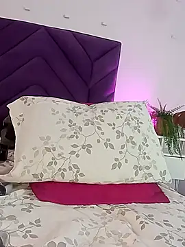 haileystone online show from June 30, 11:33 am