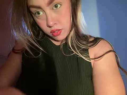 Im sophiie online show from December 10, 8:40 am