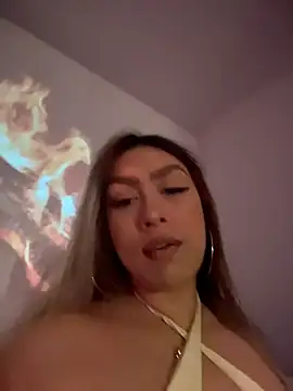 Im sophiie online show from March 28, 6:46 am