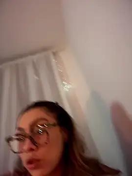 Im sophiie online show from April 28, 7:13 am