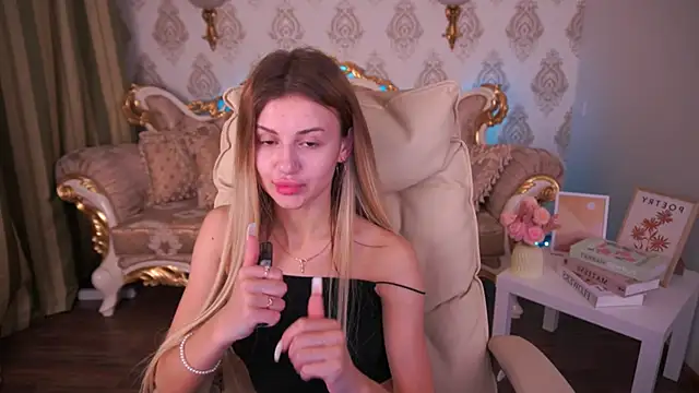 Lili Danger online show from December 2, 10:18 am