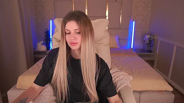 Lili Danger online show from January 3, 9:05 pm