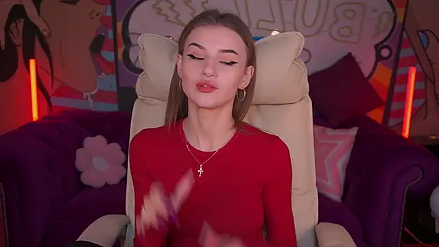 Lili Danger online show from February 8, 9:15 pm