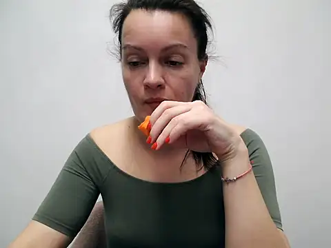 Snapshot of LoveNBloom chatting on December 1, 7:14 pm LoveNBloom online show from December 1, 7:14 pm