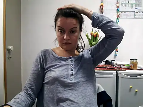 Snapshot of LoveNBloom chatting on February 20, 8:14 pm LoveNBloom online show from February 20, 8:14 pm