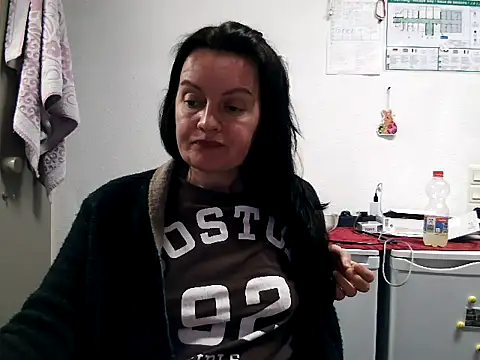 Snapshot of LoveNBloom chatting on March 15, 7:09 pm LoveNBloom online show from March 15, 7:09 pm