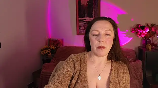 vanessawis  online show from May 1, 12:26 am