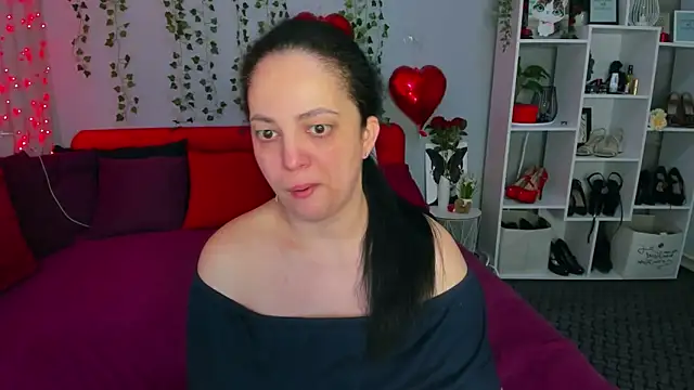 DarlingMilf online show from March 13, 8:04 pm
