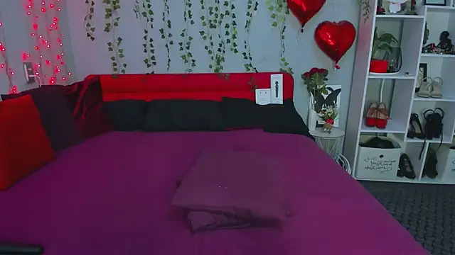 DarlingMilf online show from May 6, 6:13 pm
