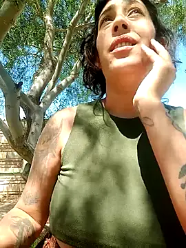 una elfa online show from February 10, 2:43 pm