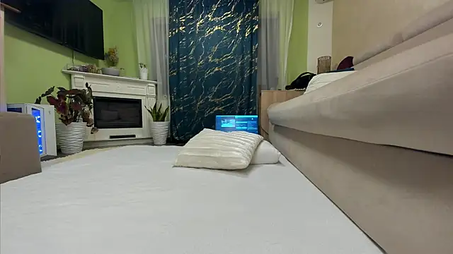 jaylynxxxx74 online show from July 26, 3:36 am