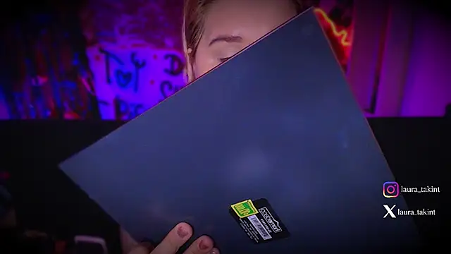 Laura takint online show from September 25, 9:18 pm