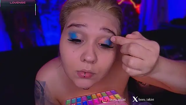 Laura takint online show from October 13, 9:15 pm