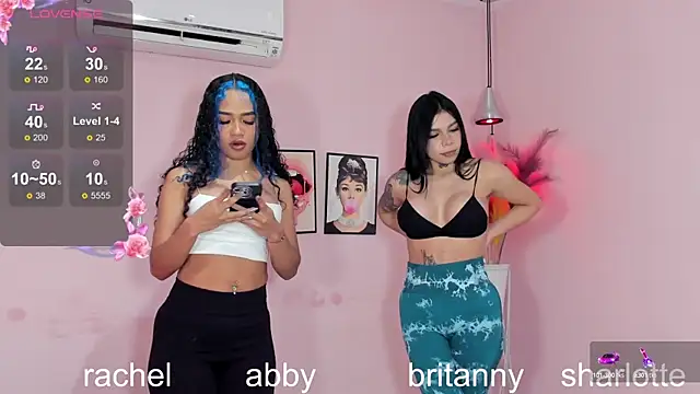 Snapshot of jazmin_worldd chatting on February 1, 2:05 am jazmin worldd online show from February 1, 2:05 am