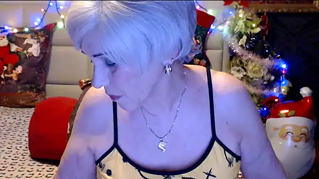 Snapshot of HappyWomanOn chatting on December 27, 7:46 pm HappyWomanOn online show from December 27, 7:46 pm