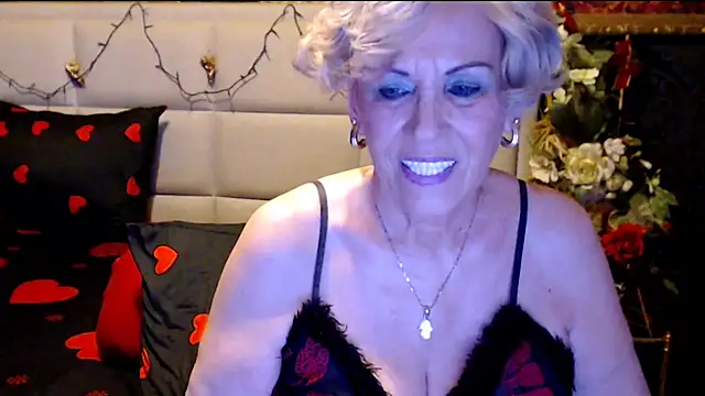 Snapshot of HappyWomanOn chatting on January 27, 10:16 am HappyWomanOn online show from January 27, 10:16 am