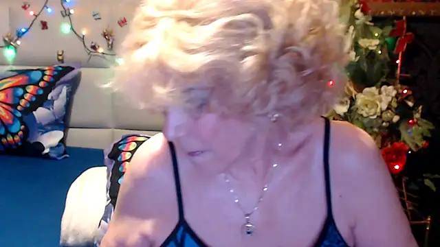 HappyWomanOn online show from May 3, 9:59 am