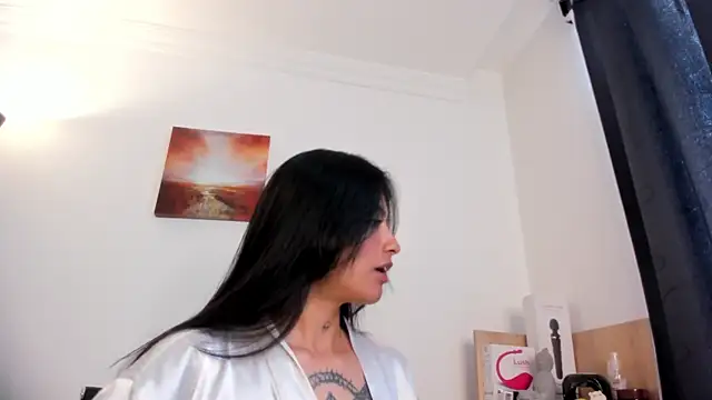 nia  white online show from January 9, 7:59 pm