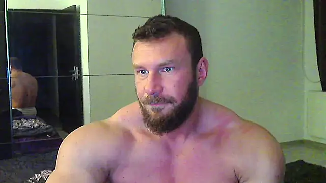 muscularkevin online show from April 6, 3:37 am