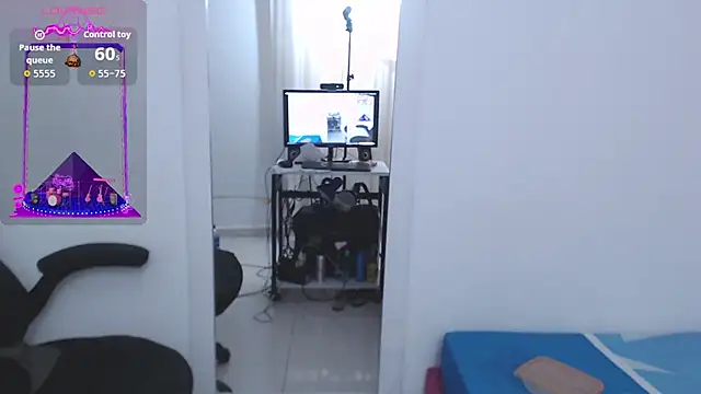 Katha Marck online show from October 3, 7:33 pm