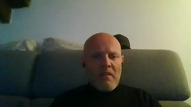 Snapshot of davigochi77bcn chatting on December 4, 8:06 pm davigochi77bcn online show from December 4, 8:06 pm