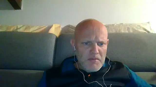 Snapshot of davigochi77bcn chatting on February 5, 7:51 pm davigochi77bcn online show from February 5, 7:51 pm