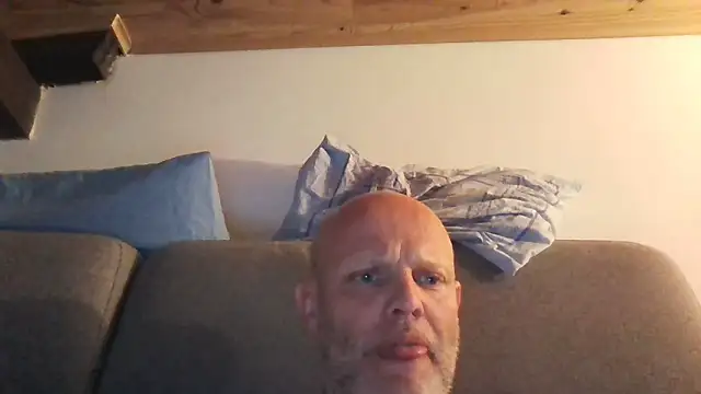 Snapshot of davigochi77bcn chatting on February 27, 9:04 pm davigochi77bcn online show from February 27, 9:04 pm
