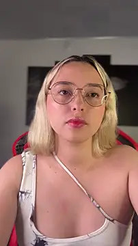 Irisweet  online show from December 18, 10:27 pm