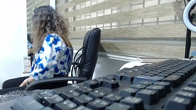 Snapshot of jesy_hot chatting on September 17, 10:00 pm jesy hot online show from September 17, 10:00 pm