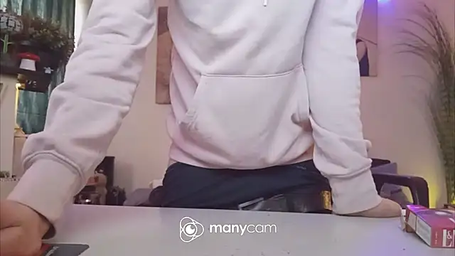 Snapshot of der_dino30 chatting on February 21, 9:32 am der dino30 online show from February 21, 9:32 am