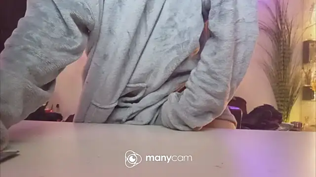 Snapshot of der_dino30 chatting on April 5, 5:15 am der dino30 online show from April 5, 5:15 am