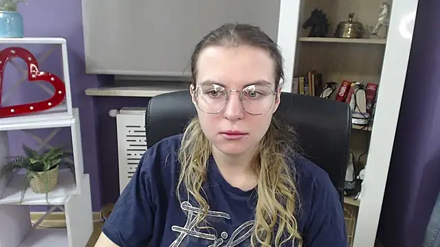 Snapshot of Zoey_Erotic chatting on December 20, 5:36 am Zoey Erotic online show from December 20, 5:36 am