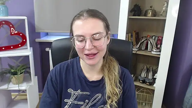 Snapshot of Zoey_Erotic chatting on December 20, 8:38 am Zoey Erotic online show from December 20, 8:38 am